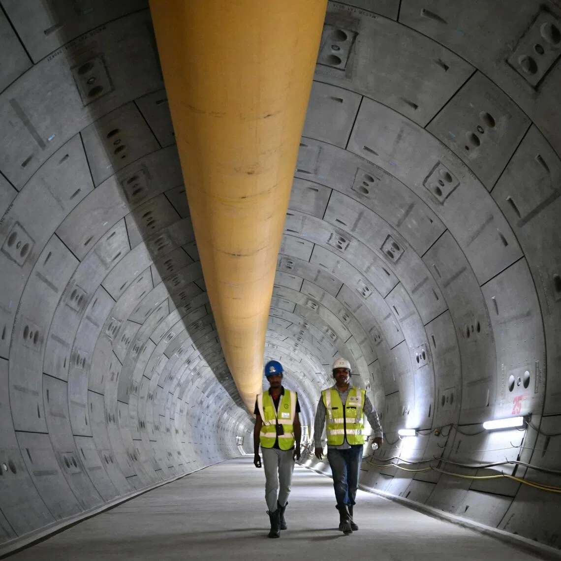 1.7km of the three underground terminals linking Terminal 5 to Terminal 2 was completed in October 2024. 