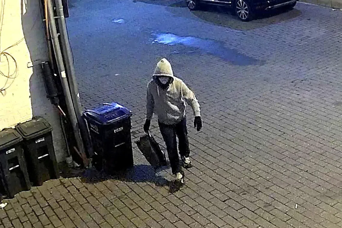 US man accused of planting pipe bombs ahead of Capitol riot to appear in court