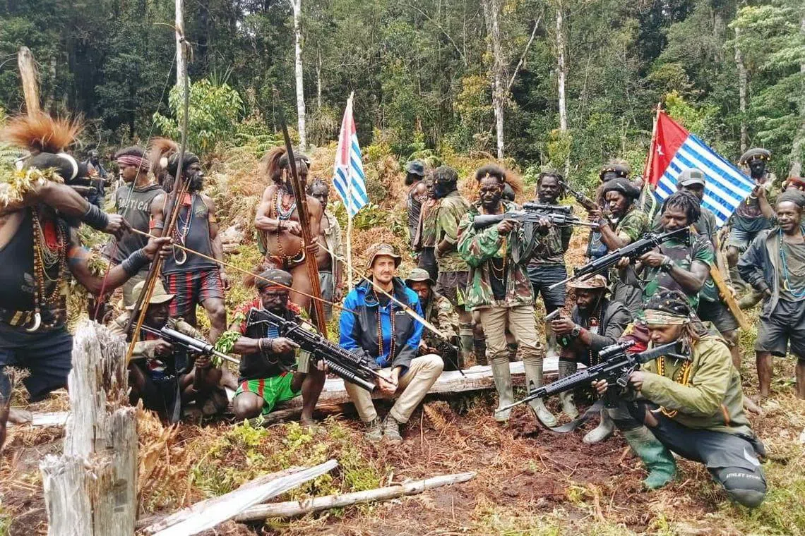 Rebels in Indonesia’s Papua region threatened to shoot a New Zealand pilot they took hostage in February if countries do not comply with their demand.