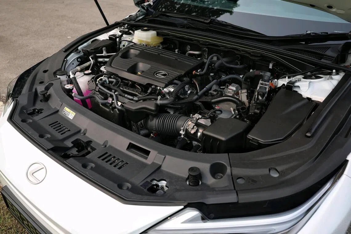 Although the new ES’ 2.5-litre engine is similar to its predecessor’s, its electric motor is a lot more powerful.
