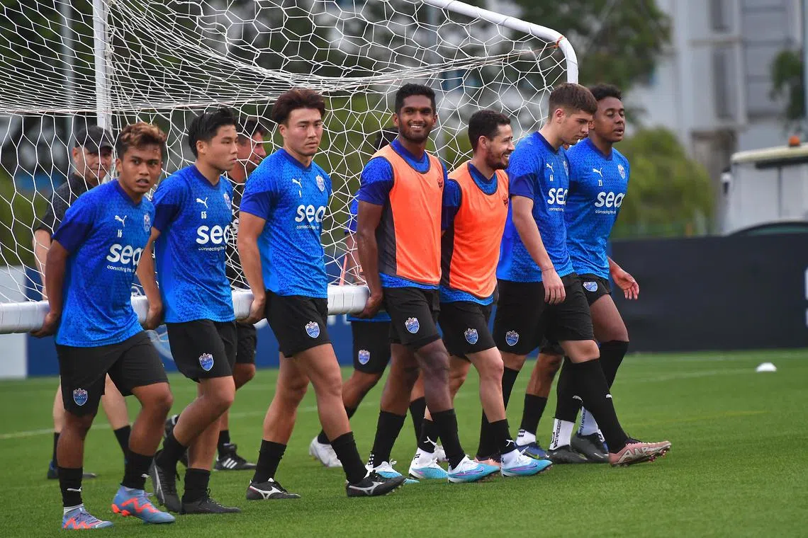 ST20230220_202322296548 Desmond Wee_dlsoc23/
Lion City Sailors players during training on 20 Feb 2023  at the Lion City Sailors Training Centre, 8 Mattar Road, Singapore 387727.

