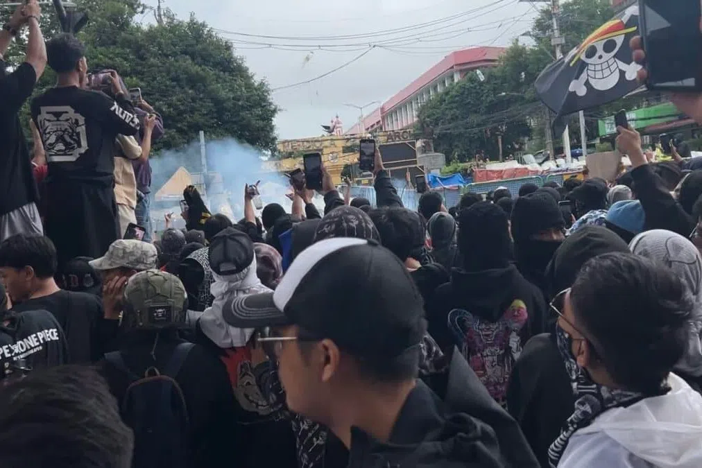 A commotion breaks out at the Mendiola area in Manila during the anti-corruption rally in September. 