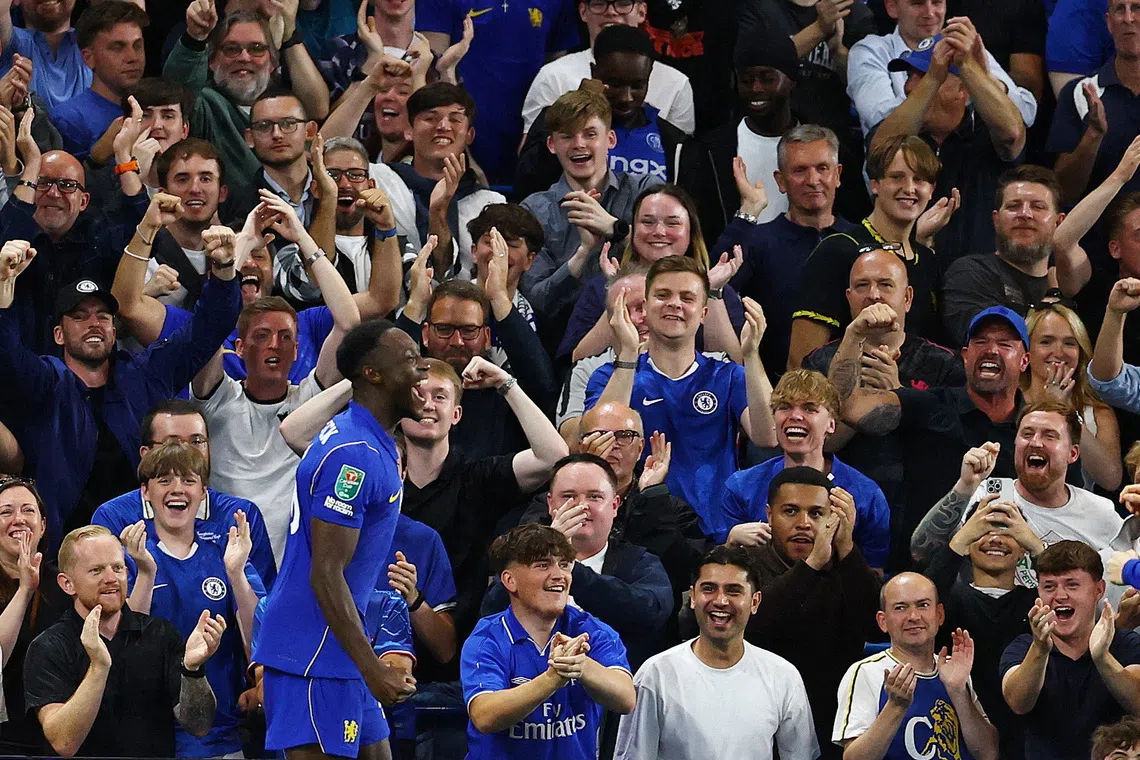Soccer Football - Carabao Cup - Second Round - Chelsea v Luton Town - Stamford Bridge, London, Britain - August 27, 2026 Chelsea's Danny Welbeck celebrates scoring their first goal Action Images via Reuters/Peter Cziborra