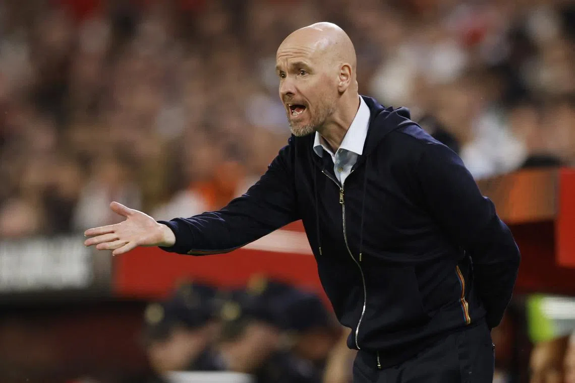 Manchester United manager Erik ten says the team is struggling to find a way back into games when things do not go to plan.