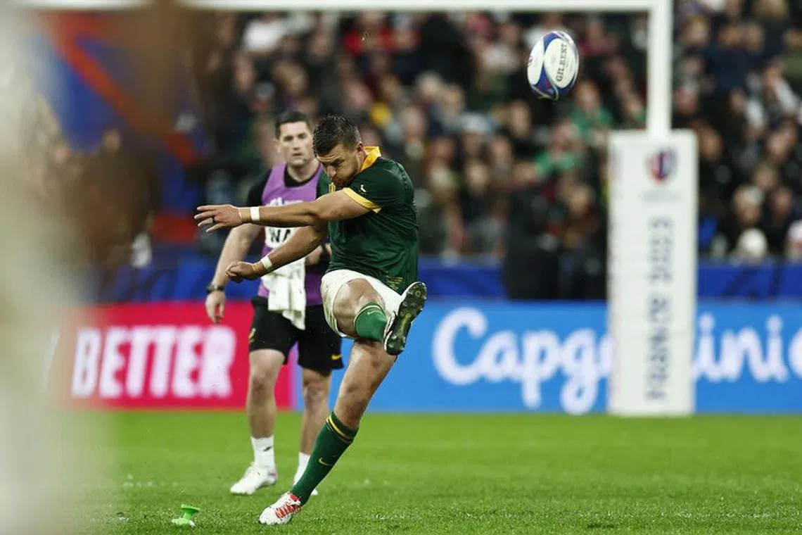 Rugby Union - Rugby World Cup 2023 - Semi Final - England v South Africa - Stade de France, Saint-Denis, France - October 21, 2023 South Africa's Handre Pollard scores a penalty kick REUTERS/Gonzalo Fuentes