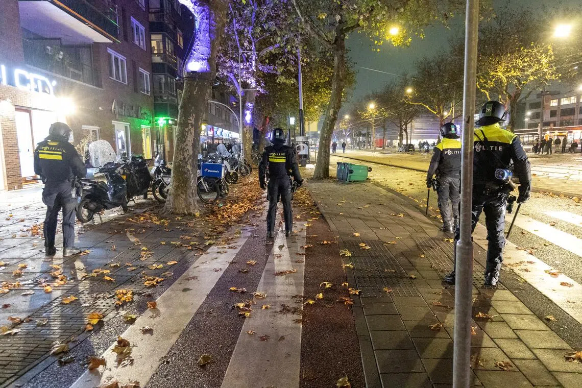 Amsterdam riot police make arrests following soccer violence | The ...