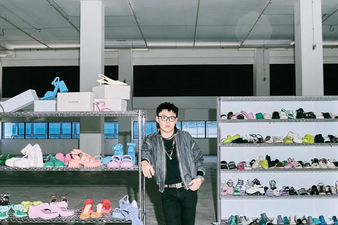 hbck28 - Bazaar. 



Credit: Charles Keith