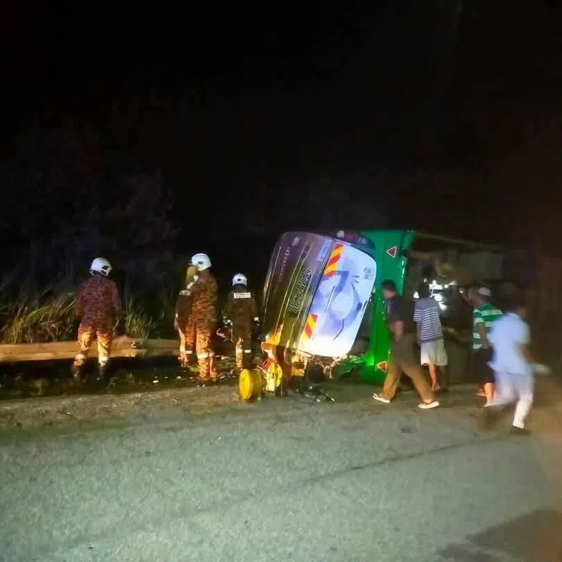 A four-man team from Gerik Fire and Rescue Station, who arrived at the site nearly an hour later, found the bus overturned following the tragic accident.