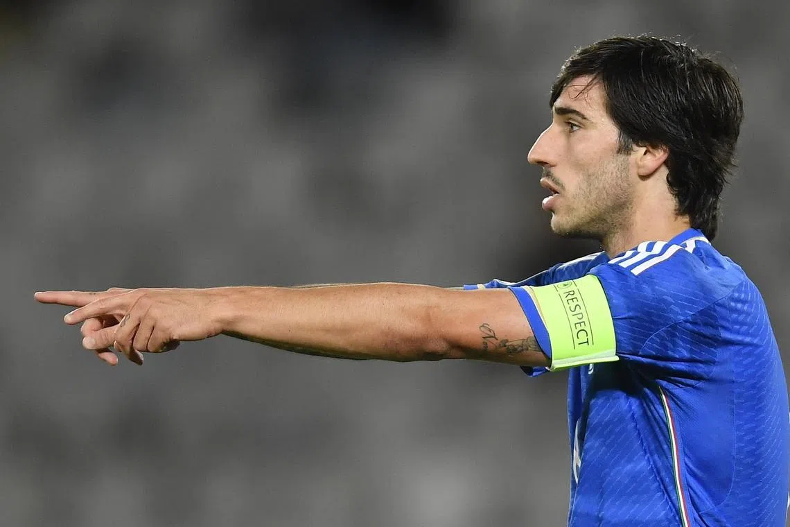 Newcastle United have signed Italian midfielder Sandro Tonali from AC Milan on a five-year contract until 2028, the Premier League club said on Monday.