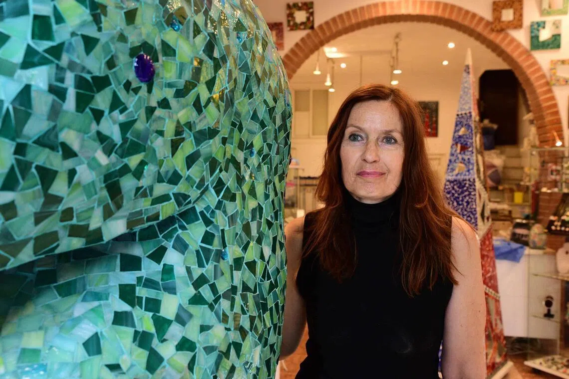 Trencadis artist Angelika Heinbach runs mosaic workshops in Barcelona.