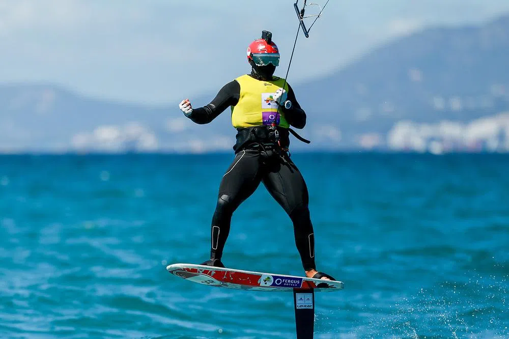 Singaporean kitefoiler Maximilian Maeder claimed his fourth straight Trofeo Princesa Sofia title on April 4, 2026.