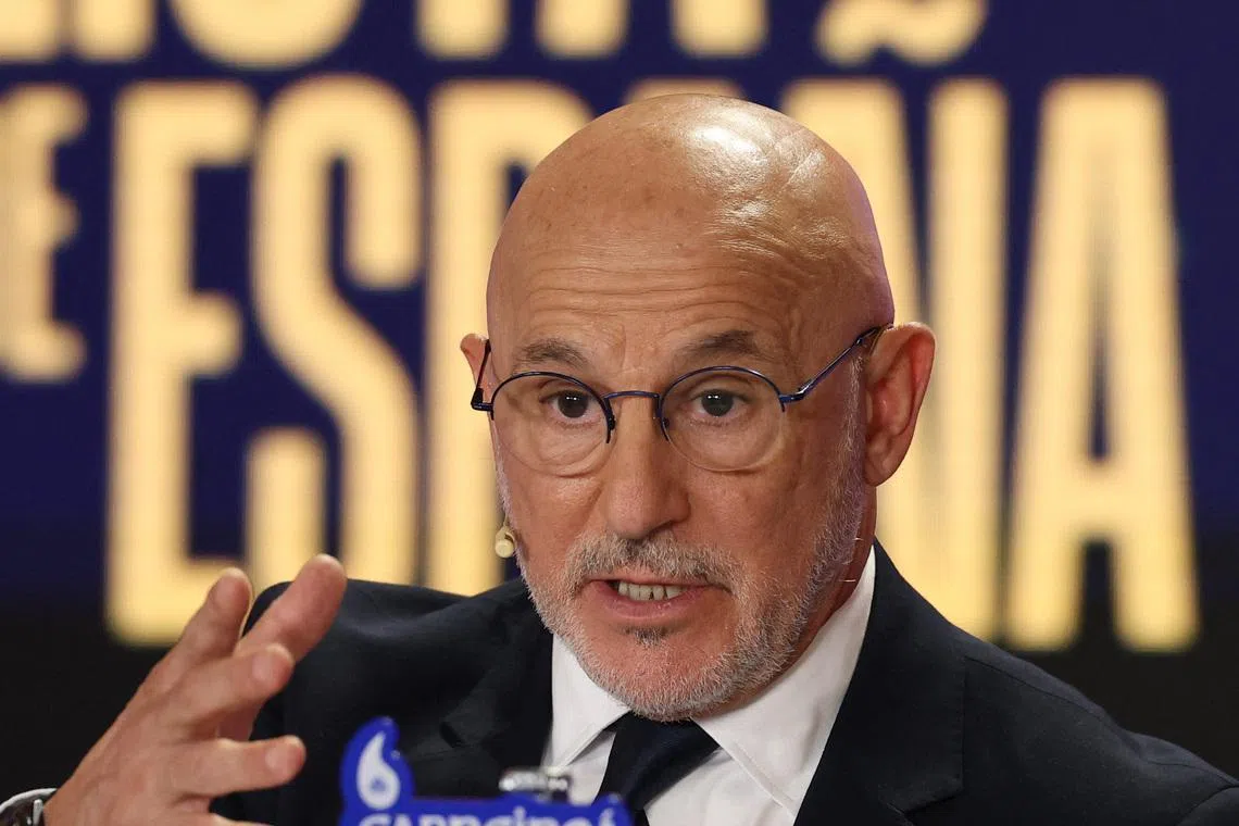 Soccer Football - FIFA World Cup 2026 - Spain coach Luis de la Fuente announces his World Cup squad - Edificio Telefonica, Madrid, Spain - May 25, 2026 Spain coach Luis de la Fuente during the press conference REUTERS/Kacper Pempel