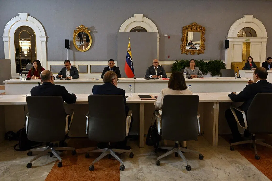 Venezuela unblocks some censored news sites