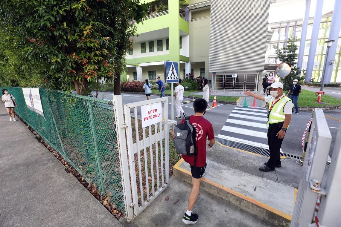 Edgefield Secondary School’s DSA Innovation programme first shortlists candidates who have participated in related competitions or demonstrated innovation potential with personal projects in their portfolios.