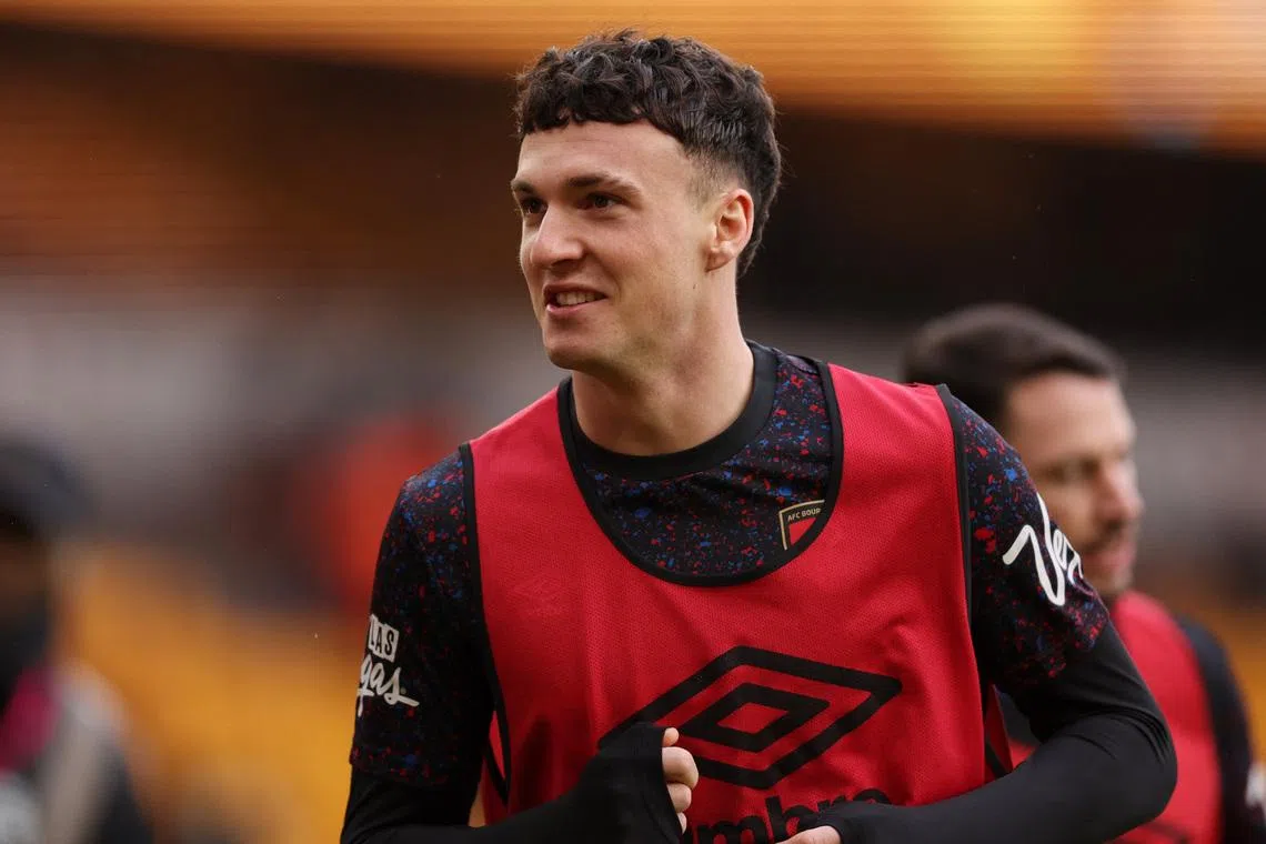 Soccer Football - Premier League - Wolverhampton Wanderers v AFC Bournemouth - Molineux Stadium, Wolverhampton, Britain - January 31, 2026 AFC Bournemouth's Alex Jimenez during the warm up before the match REUTERS/Chris Radburn