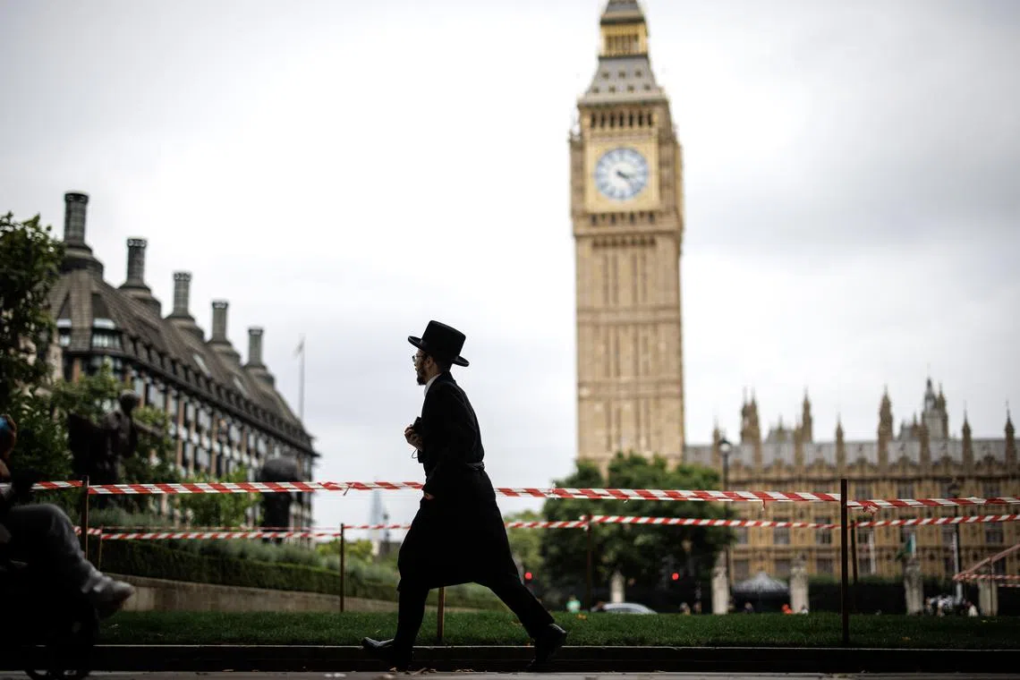 Jews told London Mayor Sadiq Khan they had received abuse when changing buses in the Finsbury Park area of London.