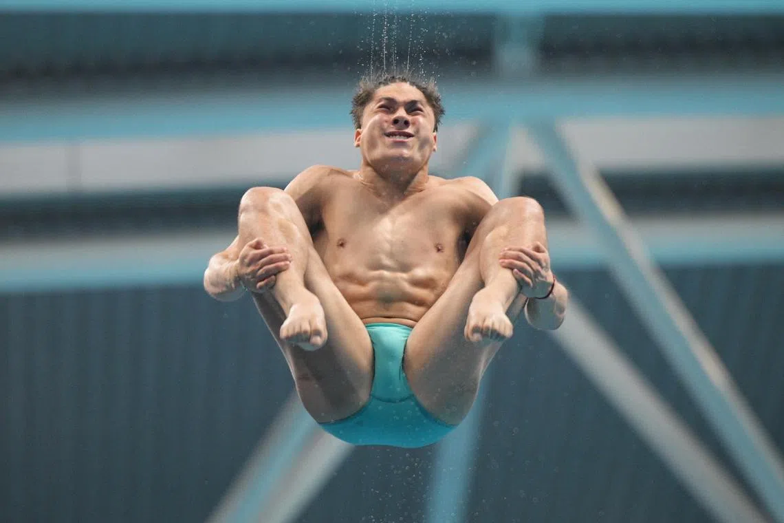 Garnering 529.55 points from six dives, Osmar Olvera Ibarra became the first Mexican winner of the event.