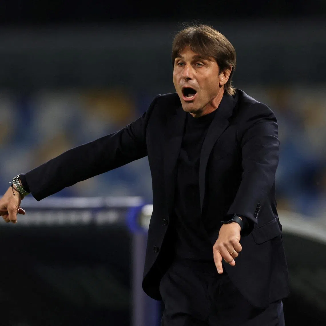 FILE PHOTO: Soccer Football - Serie A - Napoli v Cremonese - Stadio Diego Armando Maradona, Naples, Italy - April 24, 2026  Napoli coach Antonio Conte reacts. REUTERS/Ciro De Luca/File Photo