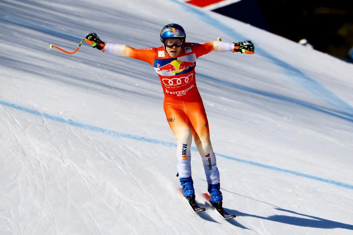 Alpine Skiing - FIS Alpine Ski World Cup - Men's Downhill Training - Kitzbuehel, Austria - January 21, 2026 Switzerland's Marco Odermatt in action during training REUTERS/Lisi Niesner