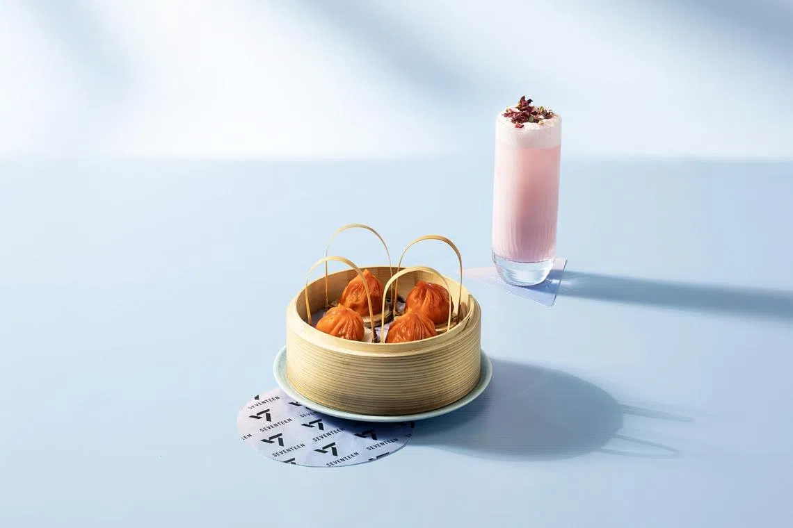Mott 32’s The Polished Trio bundle sees the restaurant’s Hot & Sour Shanghainese Soup Dumplings served alongside its Wild Strawberry Fizz.