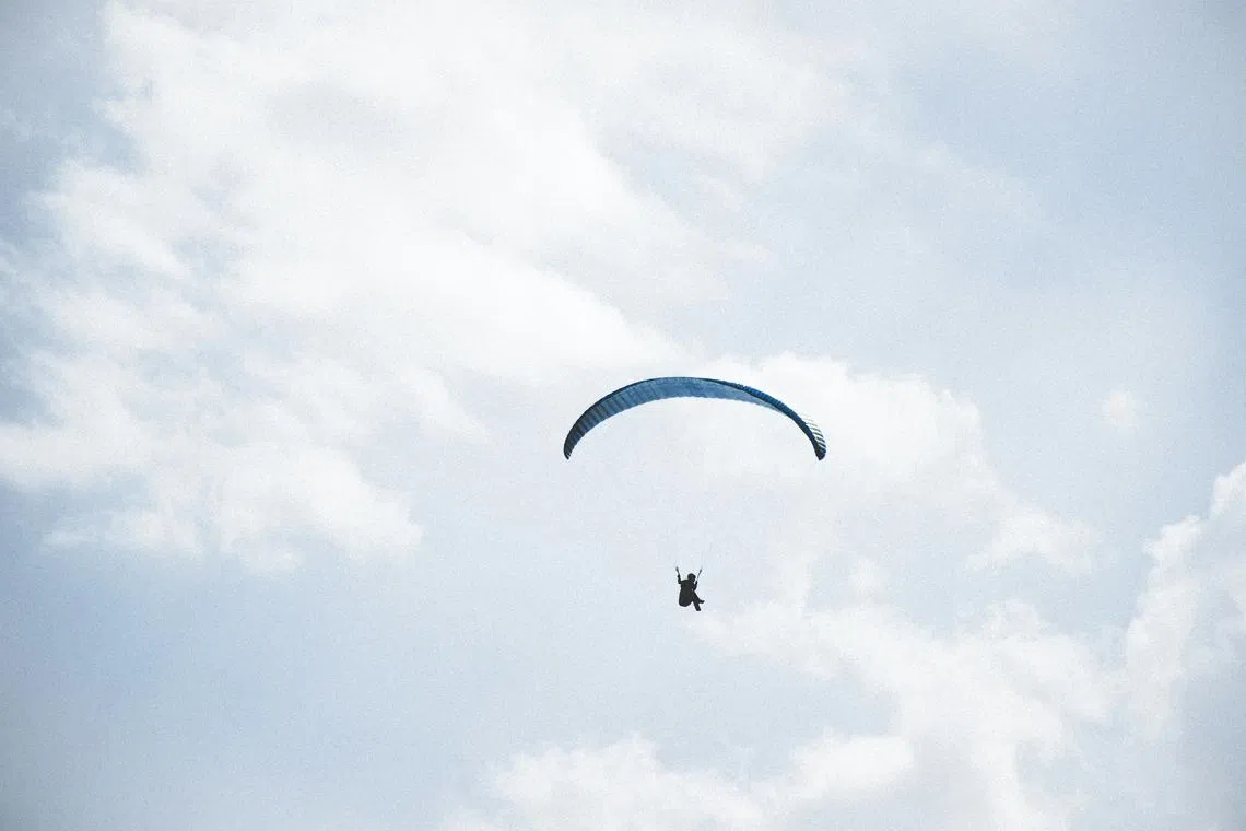 Korean broadcaster YTN said there were more than 50 paragliding accidents in the past five years.