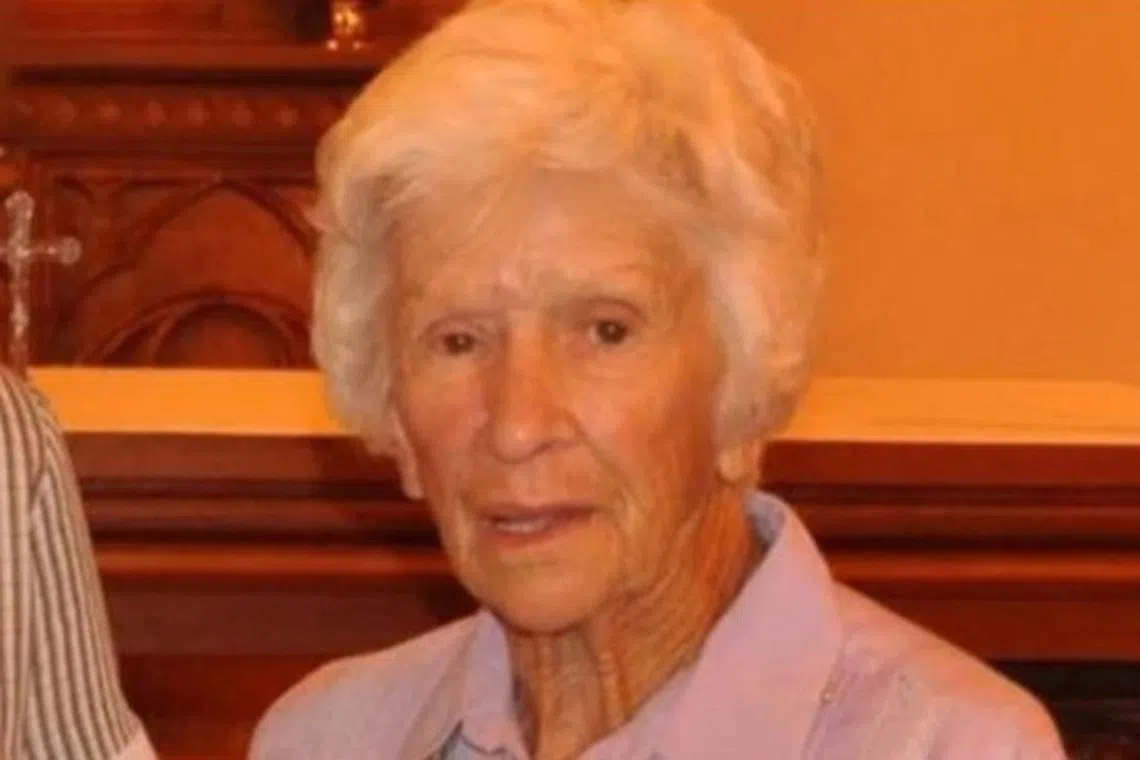 Clare Nowland, who had dementia, approached police while carrying a steak knife.