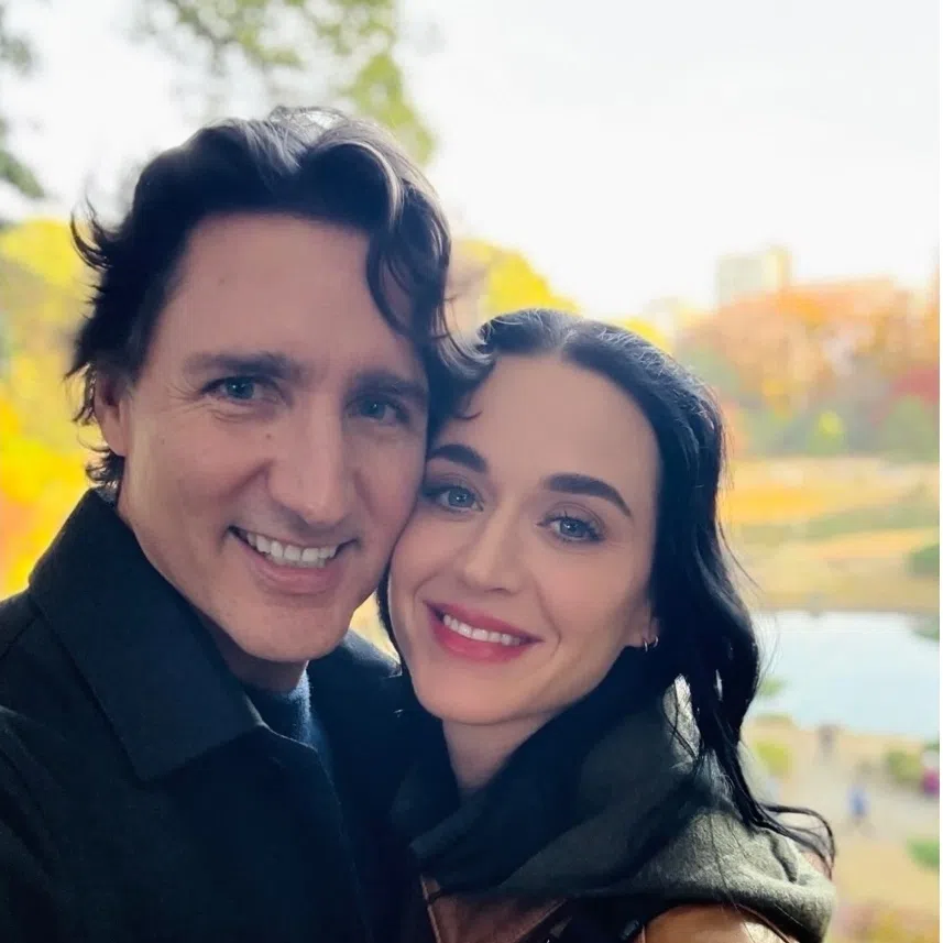 American popstar Katy Perry has made her relationship with former Canadian prime minister Justin Trudeau Instagram official 