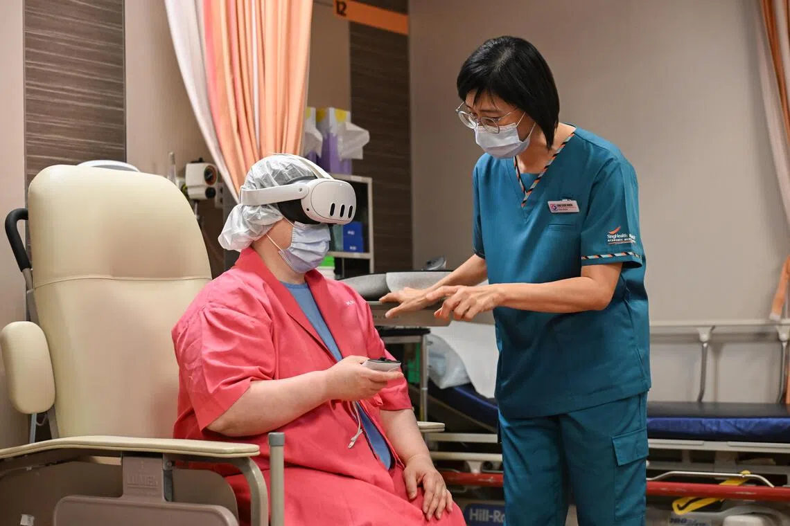 Patients scheduled for gynaecological surgeries at KK Women’s and Children’s Hospital, such as to remove benign tumours or tissues, can use immersive virtual reality to ease their anxiety before surgery.