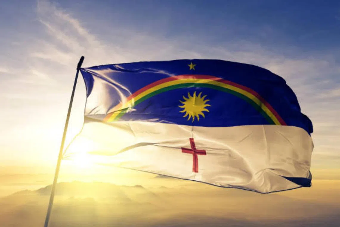 A man wearing had mistook Brazil's northeaster Pernambuco state flag for the LGBTQ community’s rainbow flag.