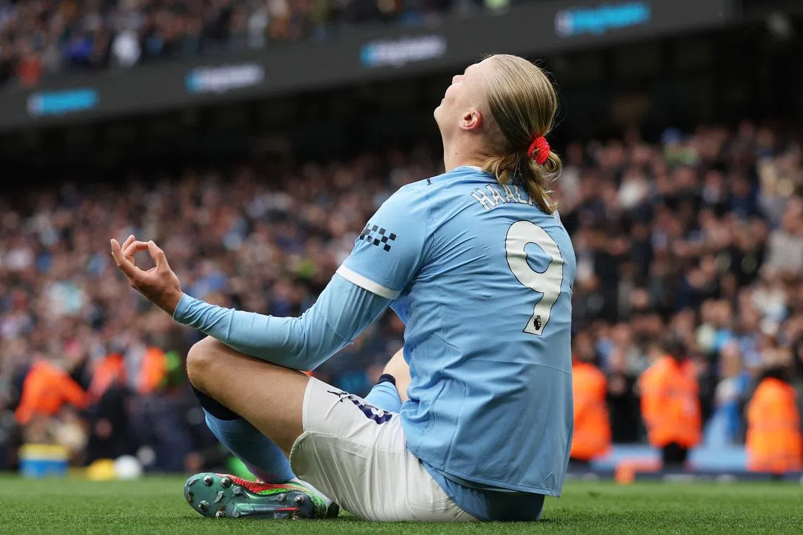 Man City cut Arsenal's lead to two points with win over Brentford