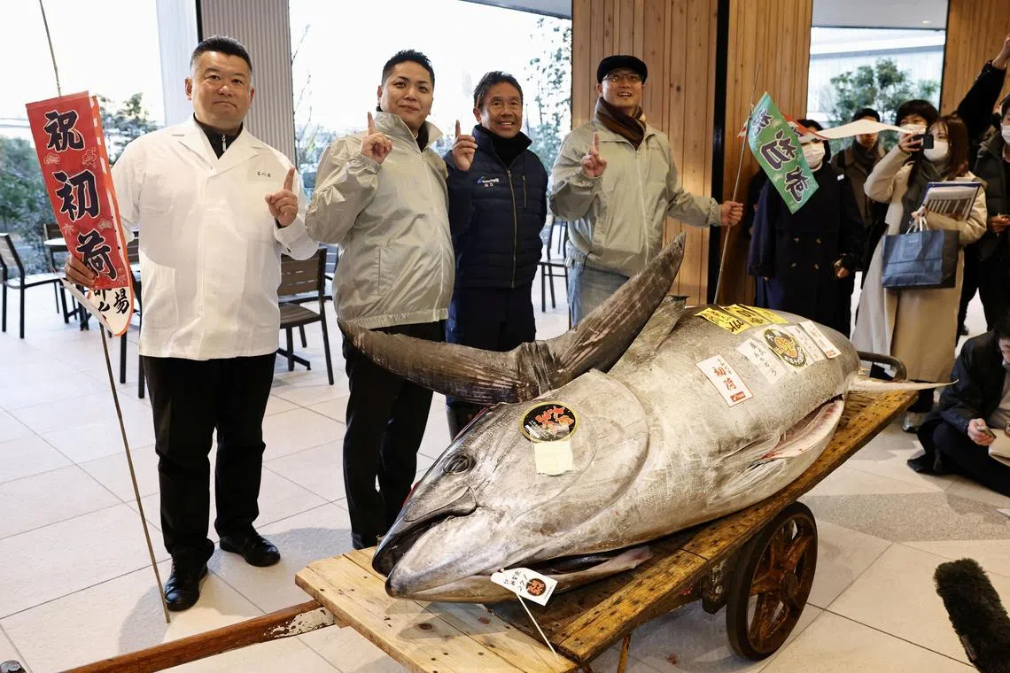 Michelin-starred sushi restauranteurs the Onodera Group said they paid 207 million yen (S$1.8 million) for the 276kg bluefin tuna.