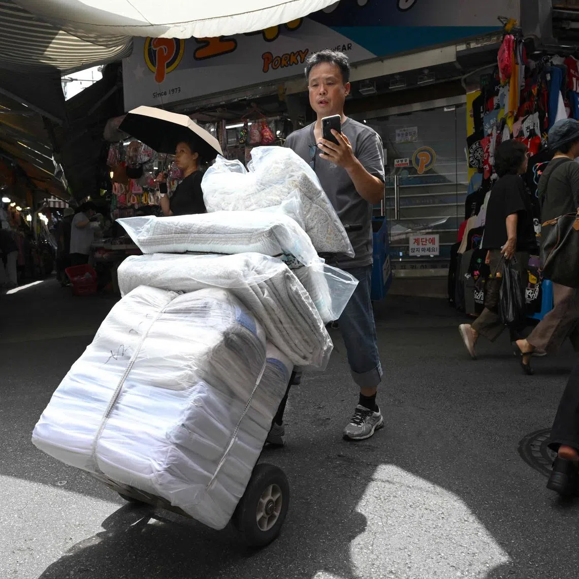 The amended Trade Union and Labor Relations Adjustment Act allows subcontracting firms’ labour unions to make demands of client companies directly. 