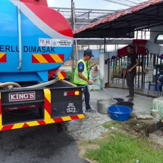 Efforts were being made to get all four water treatment plants located along Sungai Johor operational again.