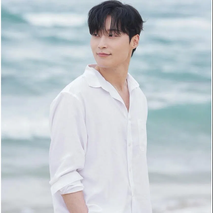 Heo Nam-jun plays chaebol heir Cha Se-gye in fantasy romance My Royal Nemesis.
