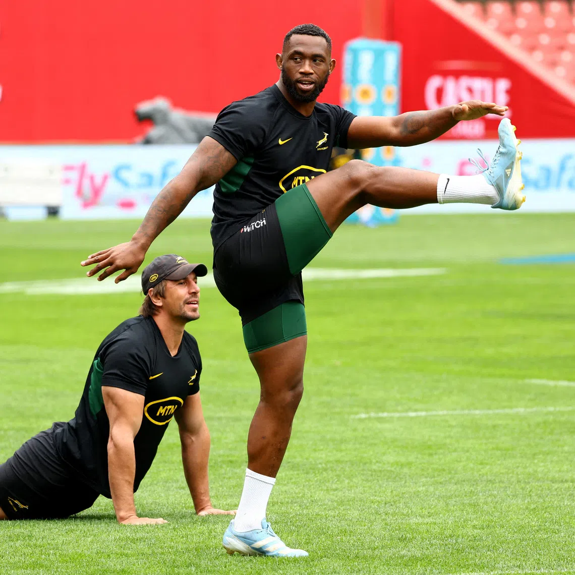 FILE PHOTO: Rugby Union - Rugby Championship - South Africa Captain's Run - Ellis Park Stadium, Johannesburg, South Africa - August 30, 2024 South Africa's Siya Kolisi and Eben Etzebeth during training REUTERS/Siphiwe Sibeko/File Photo