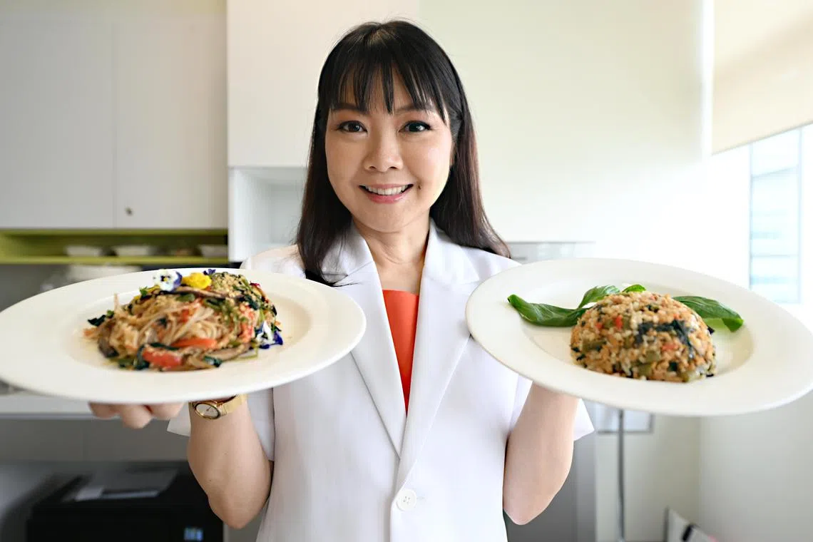 jtketo12/ ST20230412_202338178564/Ng Sor Luan/Randomised controlled trial of new Healthy Keto weight loss diet reveals promising results without increasing bad cholesterol levels. Dr Lim Su Lin, Chief Dietitian, Department of Dietetics, National University Hospital (NUH), with meals prepared following the Keto diet. 