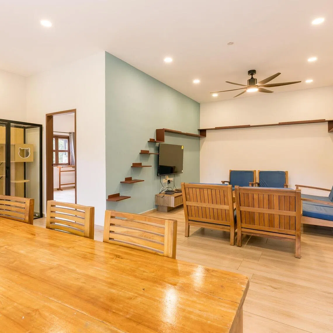 jscsc12 - Civil Service Club's bungalows at Leuchars Road in Changi are pet-friendly, suitable for both dogs and cats. 
Source / Copyright: CIVIL SERVICE CLUB