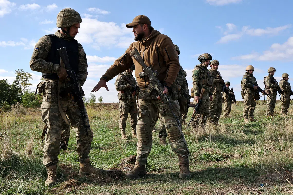 FILE PHOTO: Recruits of the 65th Separate Mechanized Brigade of the Ukrainian Armed Forces attend a military drill near a frontline, amid Russia's attack on Ukraine, in Zaporizhzhia region, Ukraine September 26, 2025. Andriy Andriyenko/Press Service of the 65th Separate Mechanized Brigade of the Ukrainian Armed Forces/Handout via REUTERS ATTENTION EDITORS - THIS IMAGE HAS BEEN SUPPLIED BY A THIRD PARTY/File Photo