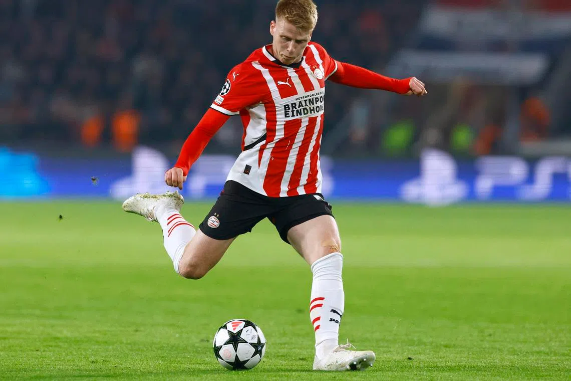 Soccer Football - Champions League - PSV Eindhoven v Sporting CP - Philips Stadion, Eindhoven, Netherlands - October 1, 2024  PSV Eindhoven's Jerdy Schouten scores their first goal REUTERS/Piroschka Van De Wouw/File Photo