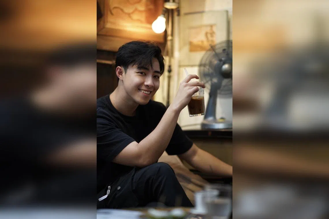 Actor Zong Zijie enjoys exploring new cafes on weekends.