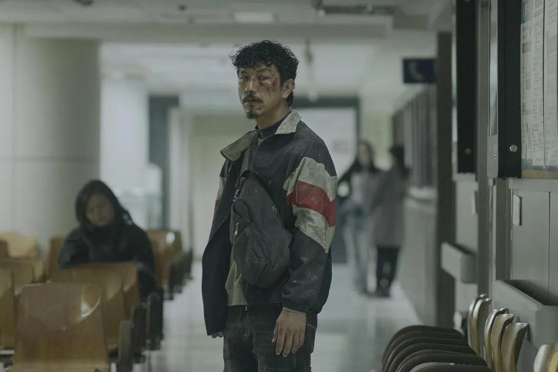 jochiang29 - Film still from Mongrel, with Oom (centre), portrayed by Thai actor Wanlop Rungkumjad.

Source: E&W Films