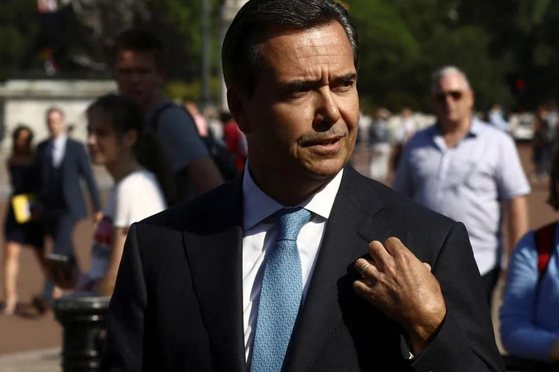 FILE PHOTO: Antonio Horta Osorio, CEO of Lloyds Banking Group, arrives at a garden party at Buckingham Palace, London, May 22, 2018. REUTERS/Simon Dawson/File Photo