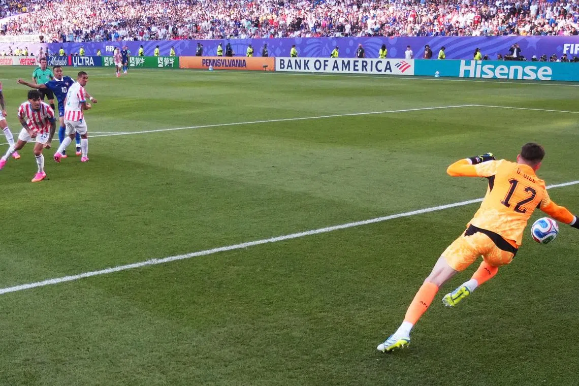 Soccer Football - FIFA World Cup 2026 - Round of 16 - Paraguay v France - Philadelphia Stadium, Philadelphia, Pennsylvania, U.S. - July 4, 2026 Paraguay's Orlando Gill in action as he saves a shot from France's Kylian Mbappe REUTERS/Omar Aziz