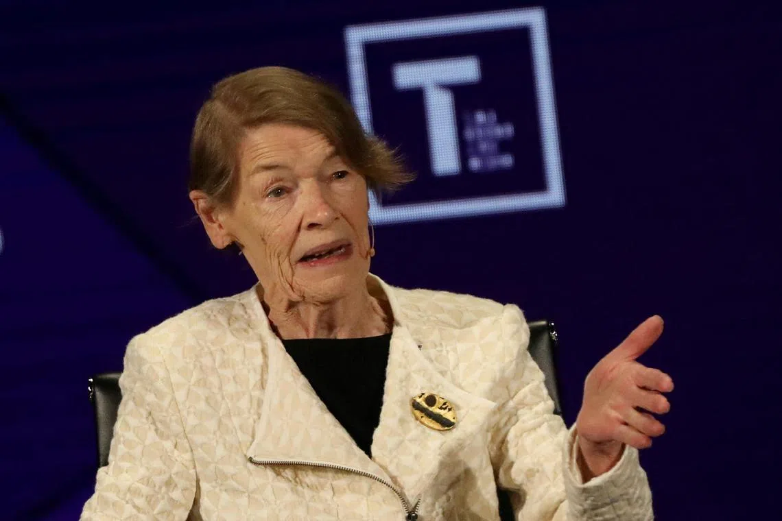FILE PHOTO: Actor and politician Glenda Jackson speaks on stage at the Women In The World Summit in New York, U.S, April 12, 2019. REUTERS/Brendan McDermid/File Photo