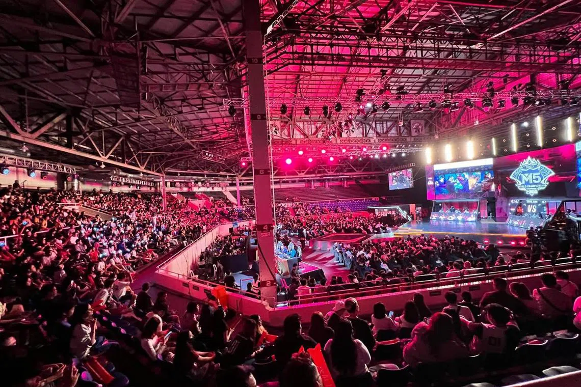 Fans packed a sold-out Rizal Memorial Coliseum in Manila for the Mobile Legends M5 World Championship.