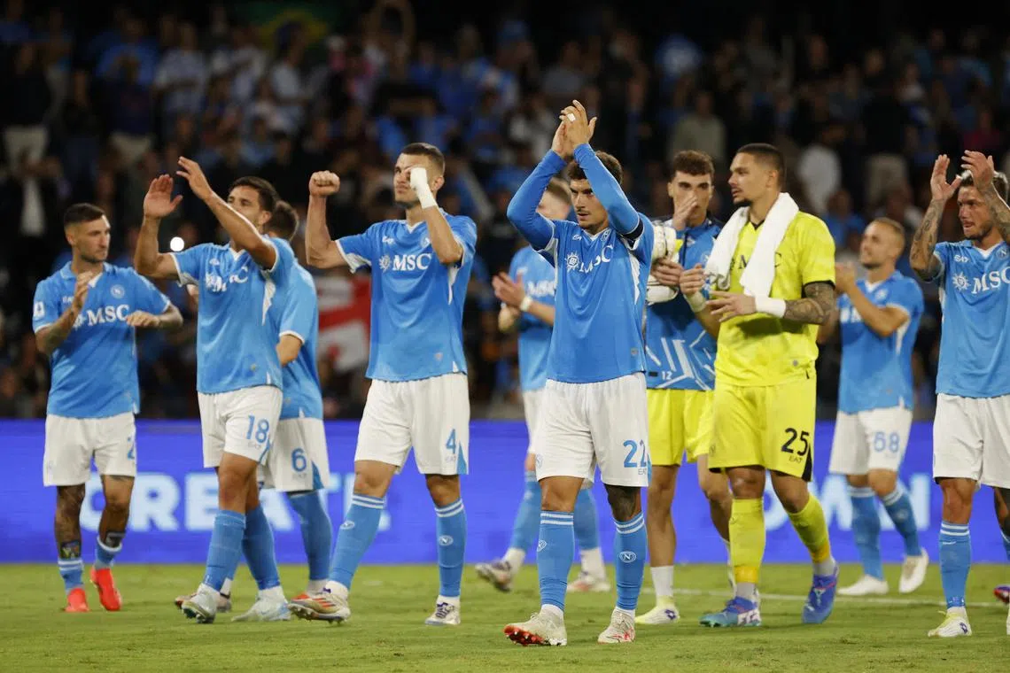 Napoli players applauds fans after the match on Oct 4.