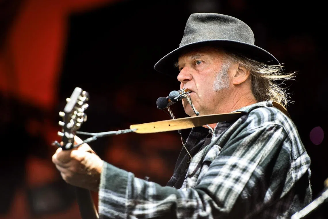 Neil Young drew wide attention in January by accusing Spotify of “spreading fake information about vaccines” through Joe Rogan’s show.