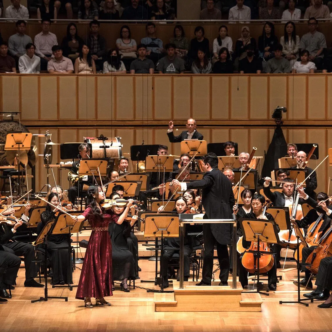 mbchloe23 - Violinist Chloe Chua played with the Singapore Symphony Orchestra on Aug 21 and 22.

credit and copyright Jack Yam
For Life float