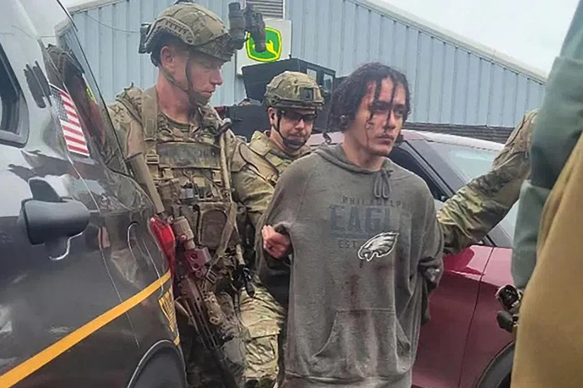 TOPSHOT - This handout photograph released by the Pennsylvania State Police shows the apprehension of escapee Danelo Cavalcante on September 13, 2023. US police announced the capture of Cavalcante, a convicted Brazilian murderer who caught national attention with his daring prison escape and two weeks on the run. (Photo by Handout / Pennsylvania State Police Department / AFP) / RESTRICTED TO EDITORIAL USE - MANDATORY CREDIT "AFP PHOTO /  Pennsylvania State Police Department " - NO MARKETING NO ADVERTISING CAMPAIGNS - DISTRIBUTED AS A SERVICE TO CLIENTS