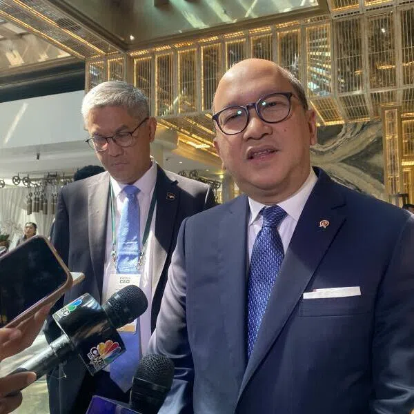 Mr Rosan Roeslani (right) plays a double-hat role as Minister of Investment and Danantara CEO. 